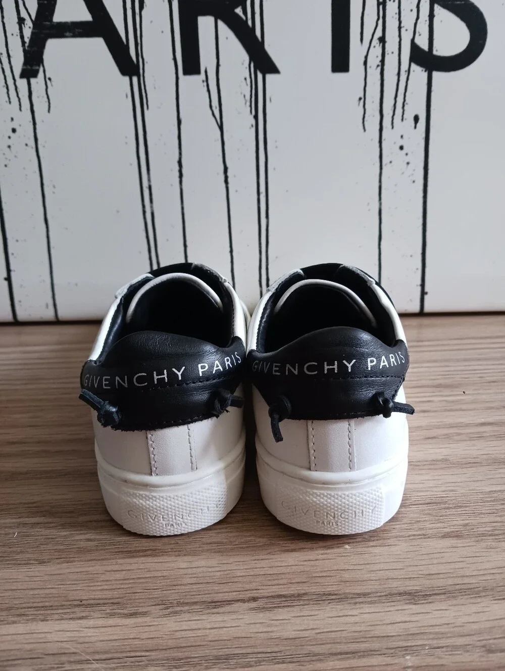 Givenchy Paris Urban Street Knot White/ Black Sneakers Size 31